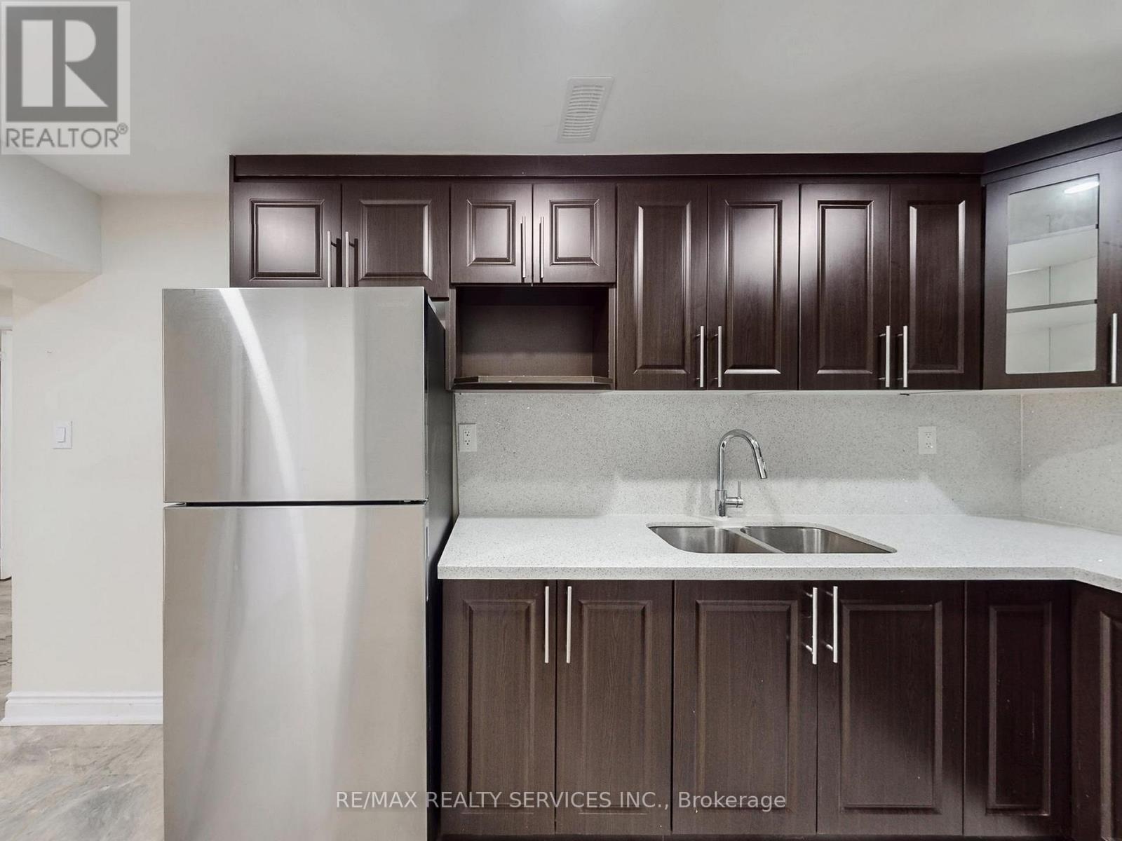 Bsmt - 24 Iguana Trail, Brampton, Ontario  L7A 0A9 - Photo 11 - W12560642