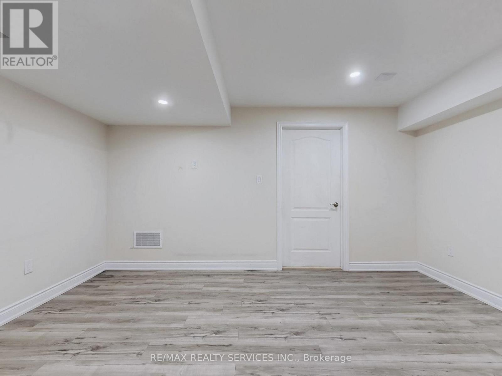 Bsmt - 24 Iguana Trail, Brampton, Ontario  L7A 0A9 - Photo 8 - W12560642