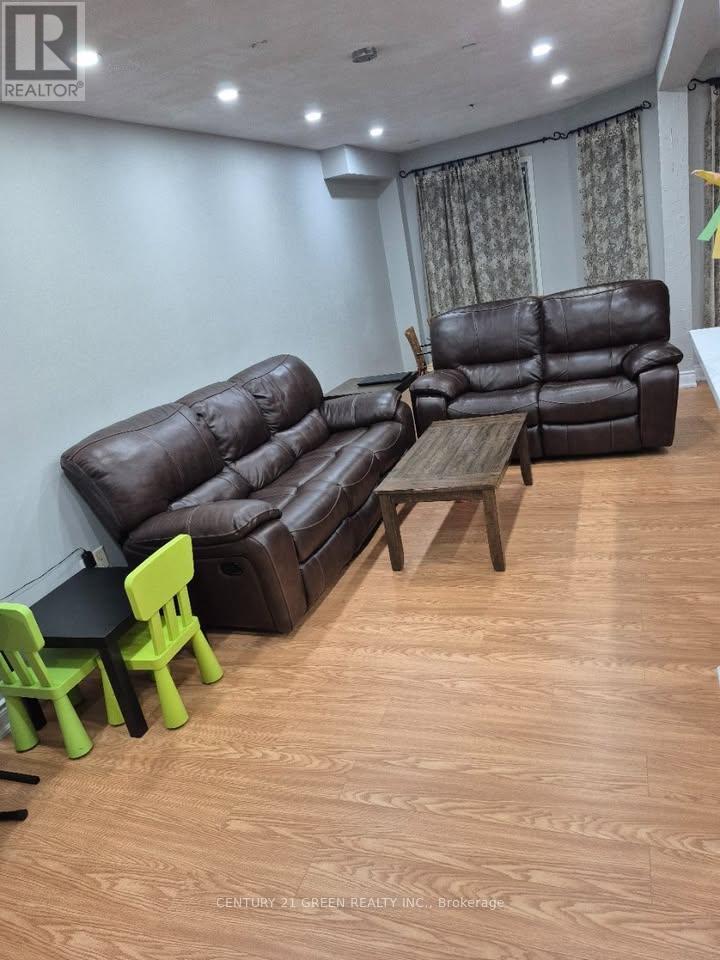 64 Wilmont Court, Brampton, Ontario  L6X 4Z7 - Photo 7 - W12560656