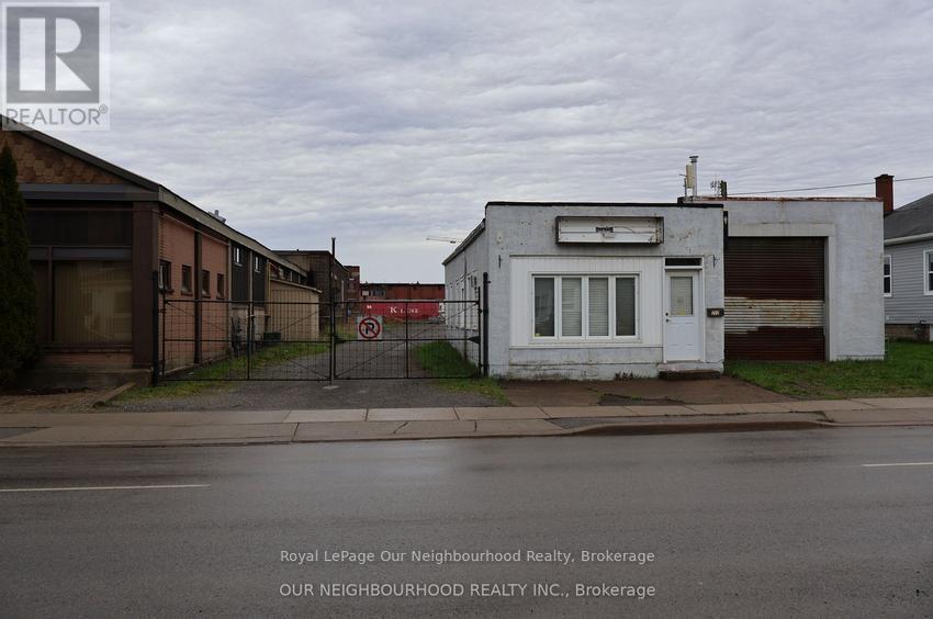 212 Burgar Street, Welland, Ontario  L3B 2T4 - Photo 3 - X12560586