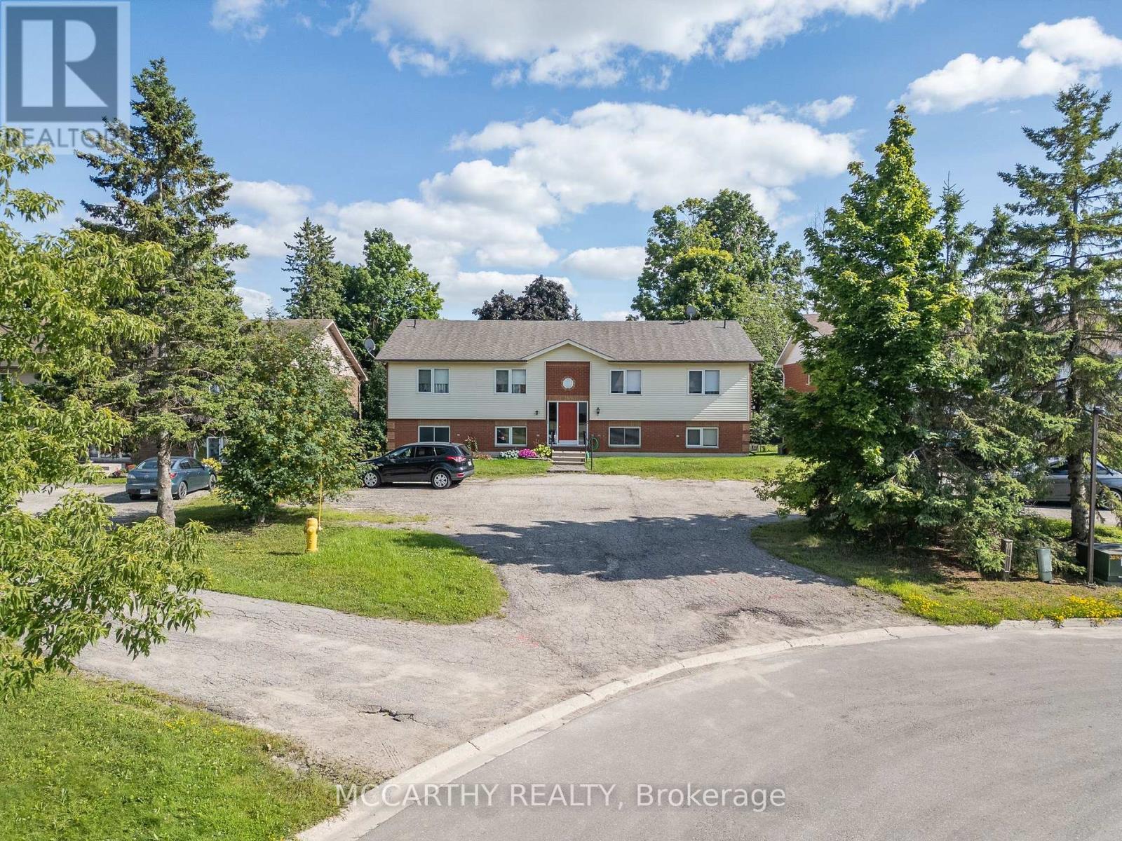 209 Sarah Court, Shelburne, Ontario  L9V 2Z8 - Photo 2 - X12560590