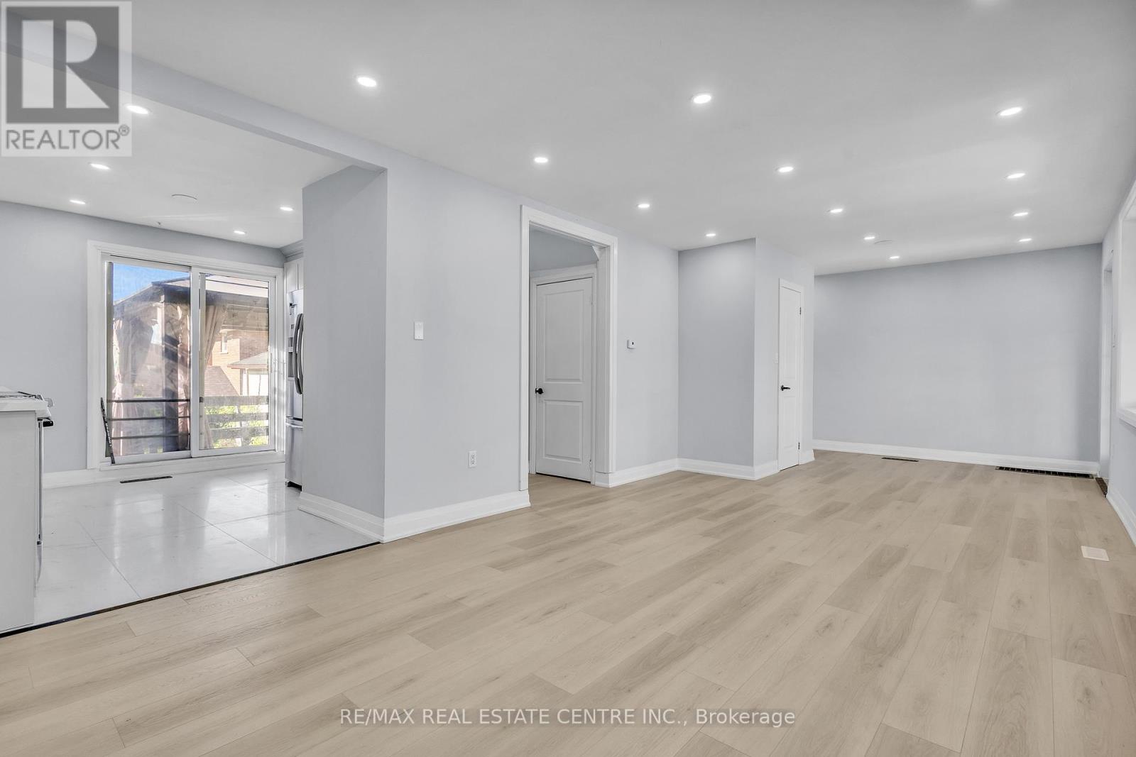 84 Avalon Place, Kitchener, Ontario  N2M 4N7 - Photo 10 - X12560596