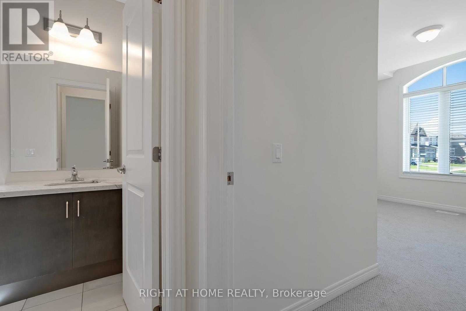 19 Robarts Drive, Hamilton, Ontario  L9K 0H5 - Photo 31 - X12560614