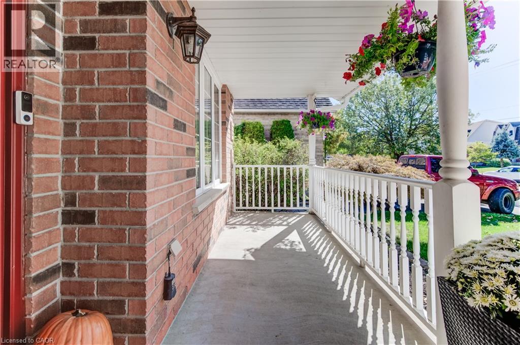 396 Otterbein Road, Kitchener, Ontario  N2B 3V8 - Photo 4 - 40787436