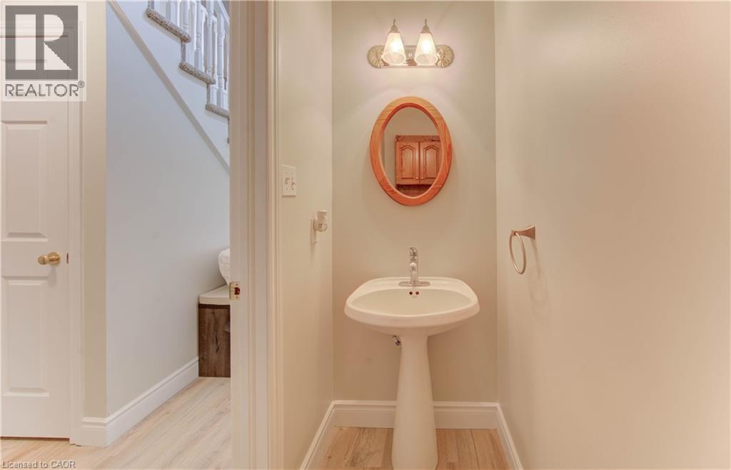 396 Otterbein Road, Kitchener, Ontario  N2B 3V8 - Photo 9 - 40787436