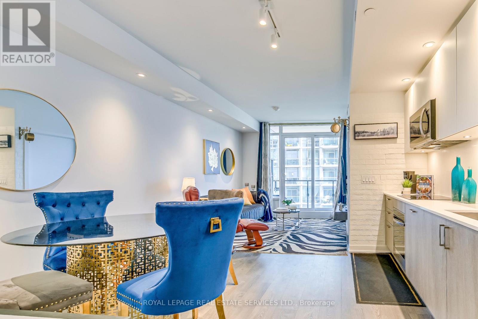 1805 - 1926 Lake Shore Boulevard W, Toronto, Ontario  M6S 1A1 - Photo 7 - W12460191