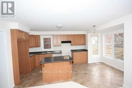 Main - 4 Apple Valley Way, Brampton, Ontario  L6P 3P8 - Photo 2 - W12534210