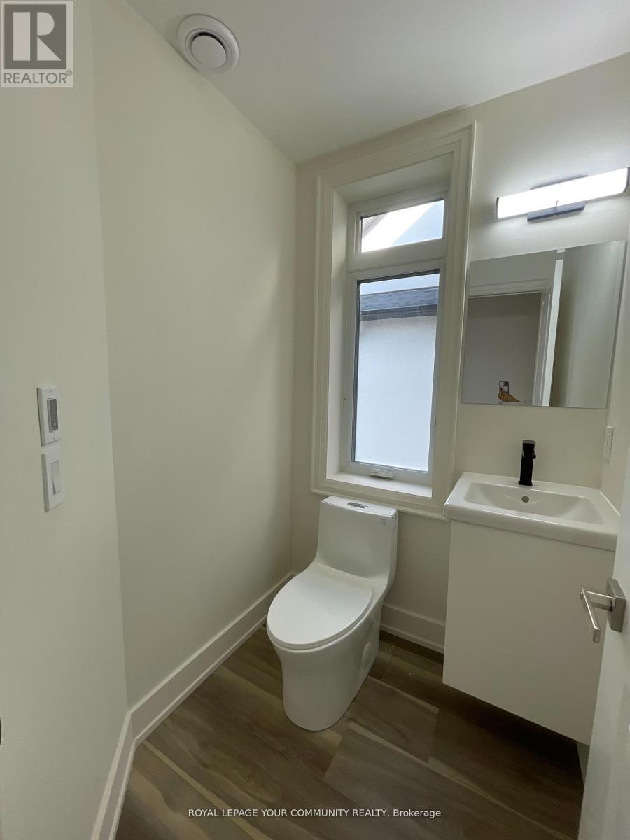 8 - 263 Barrie Street W, Bradford West Gwillimbury, Ontario  L3Z 1A2 - Photo 4 - N12560668