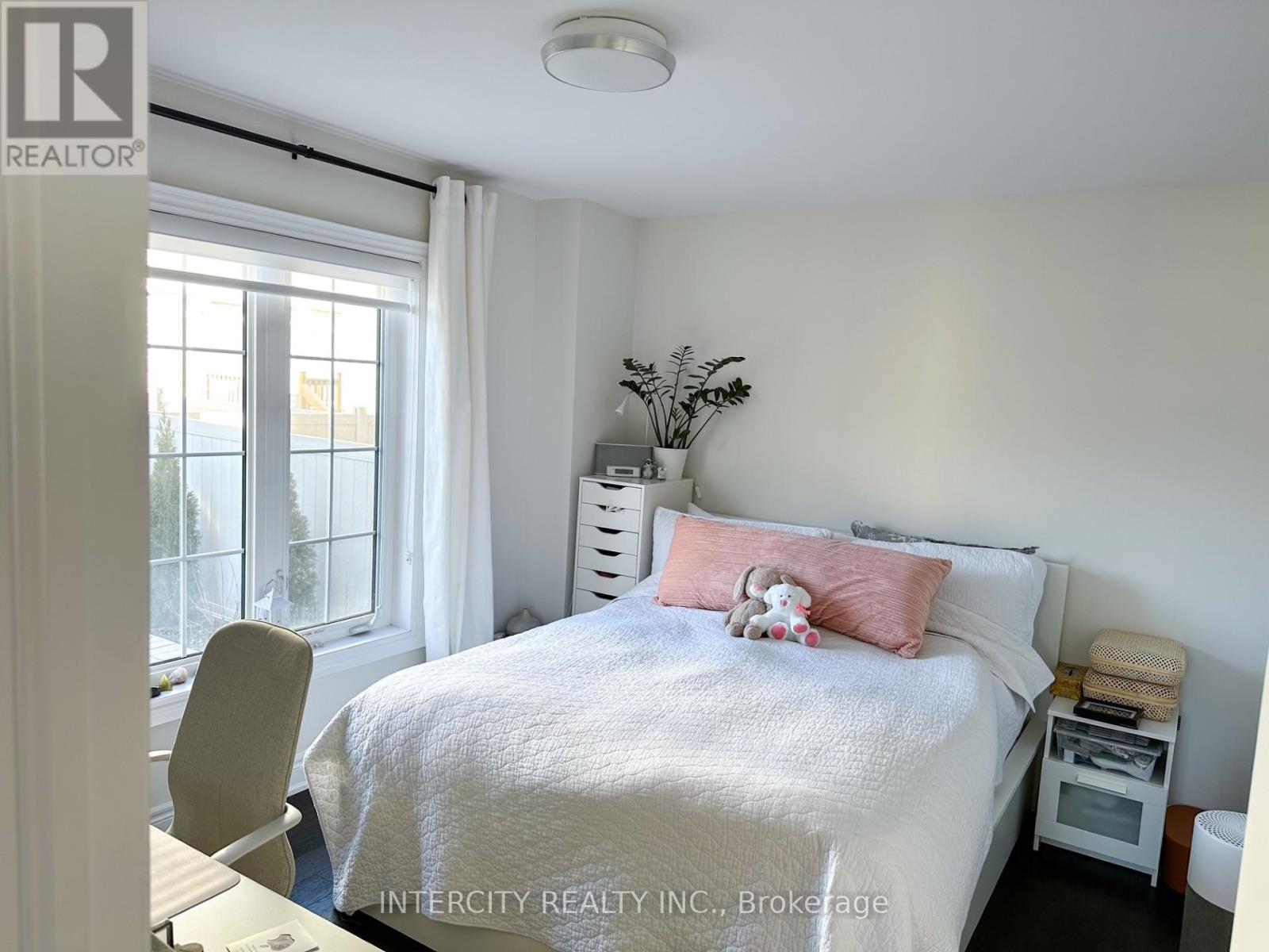 Main - 280 Oxford Street, Richmond Hill, Ontario  L4C 7V8 - Photo 11 - N12560698