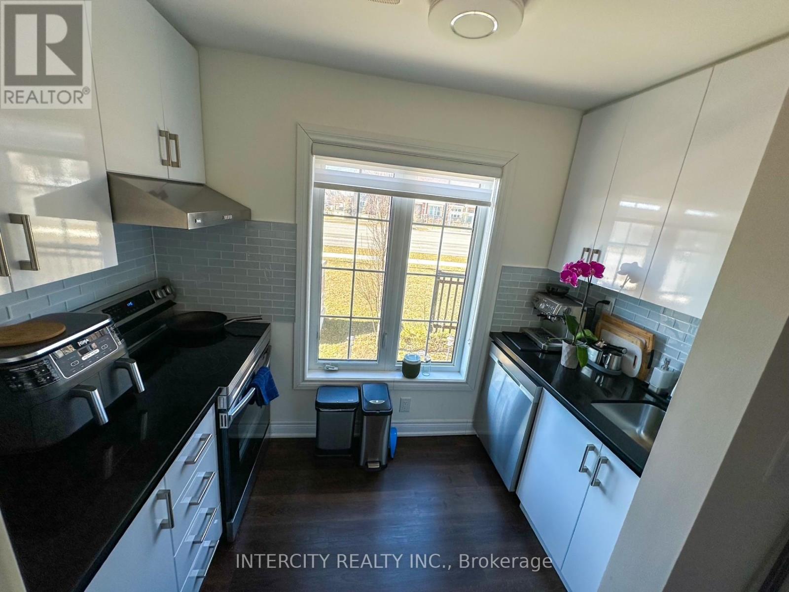 Main - 280 Oxford Street, Richmond Hill, Ontario  L4C 7V8 - Photo 13 - N12560698