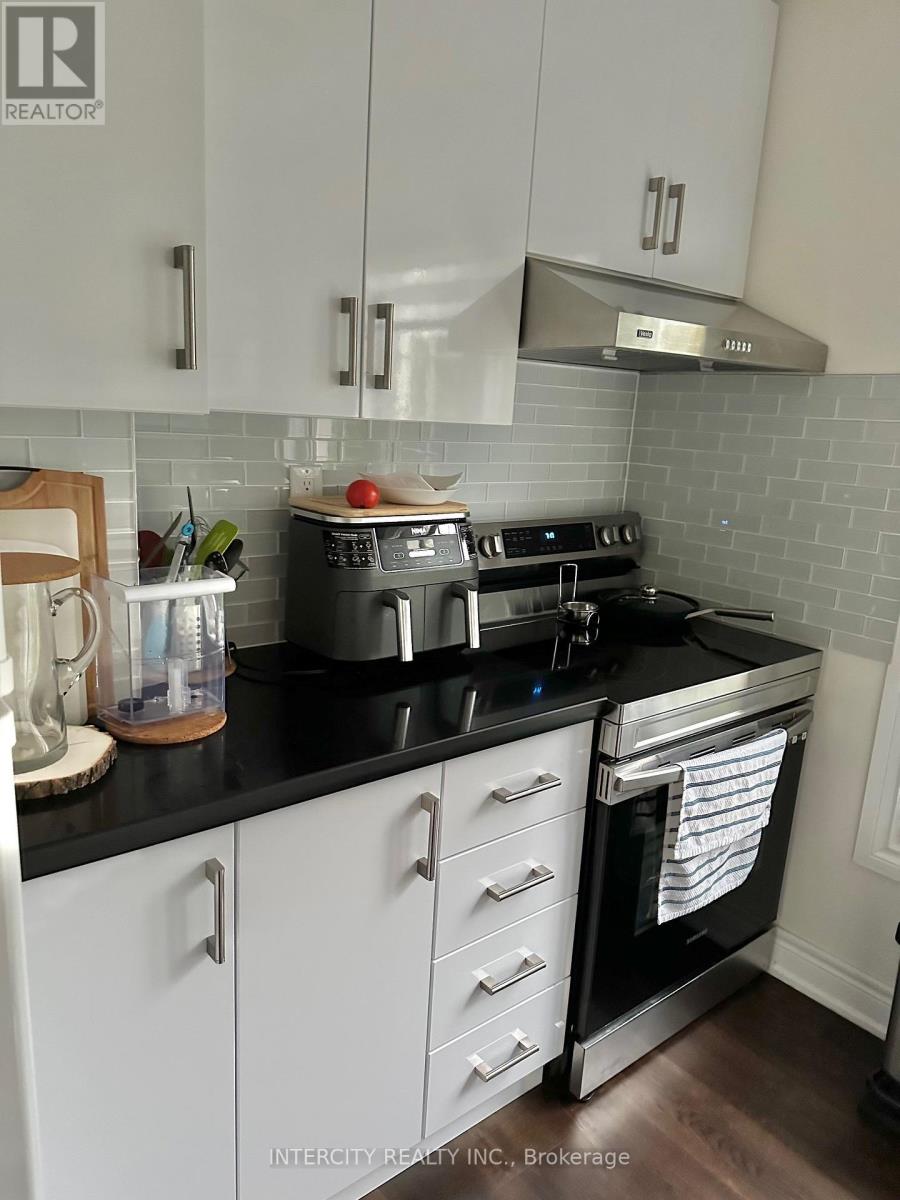 Main - 280 Oxford Street, Richmond Hill, Ontario  L4C 7V8 - Photo 14 - N12560698