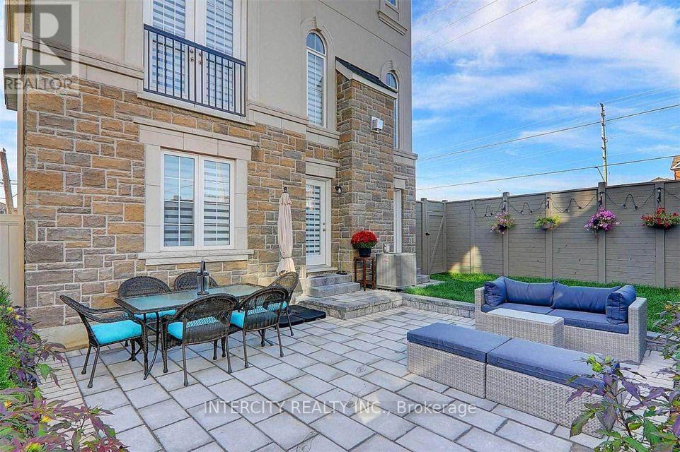 Main - 280 Oxford Street, Richmond Hill, Ontario  L4C 7V8 - Photo 4 - N12560698