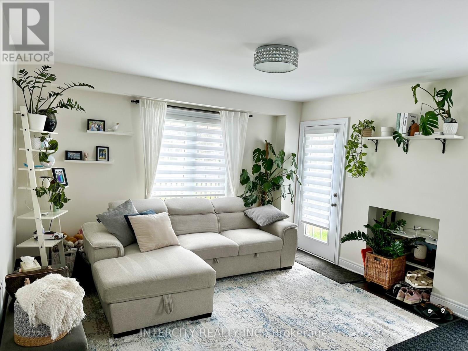 Main - 280 Oxford Street, Richmond Hill, Ontario  L4C 7V8 - Photo 8 - N12560698