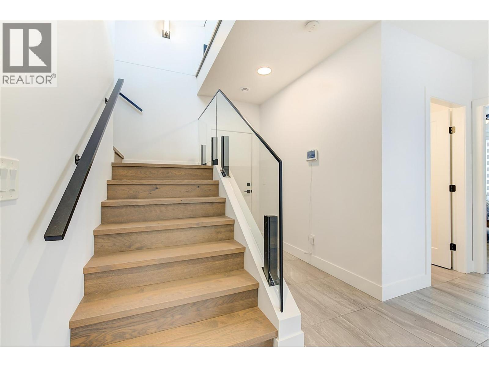 1235 Ponds Avenue, Kelowna, British Columbia  V1W 5N1 - Photo 10 - 10369621