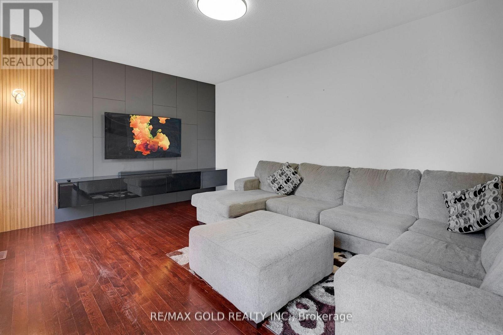 39 Darren Road, Brampton, Ontario  L6P 1Z5 - Photo 21 - W12560664