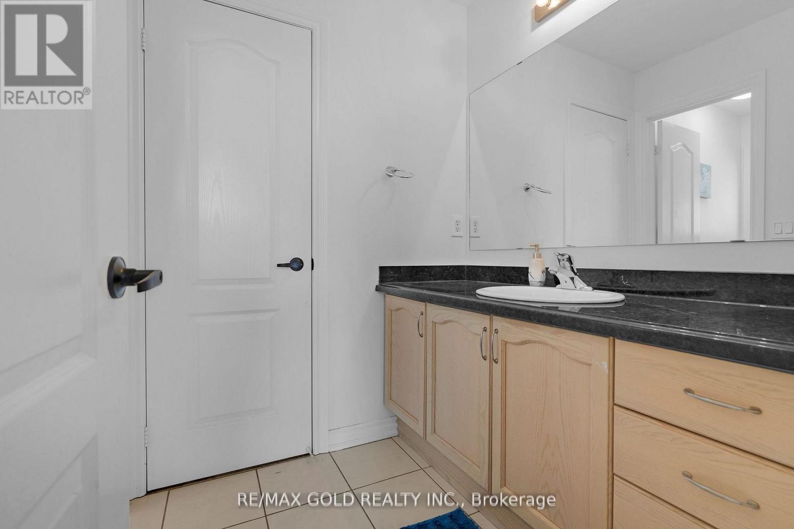 39 Darren Road, Brampton, Ontario  L6P 1Z5 - Photo 35 - W12560664