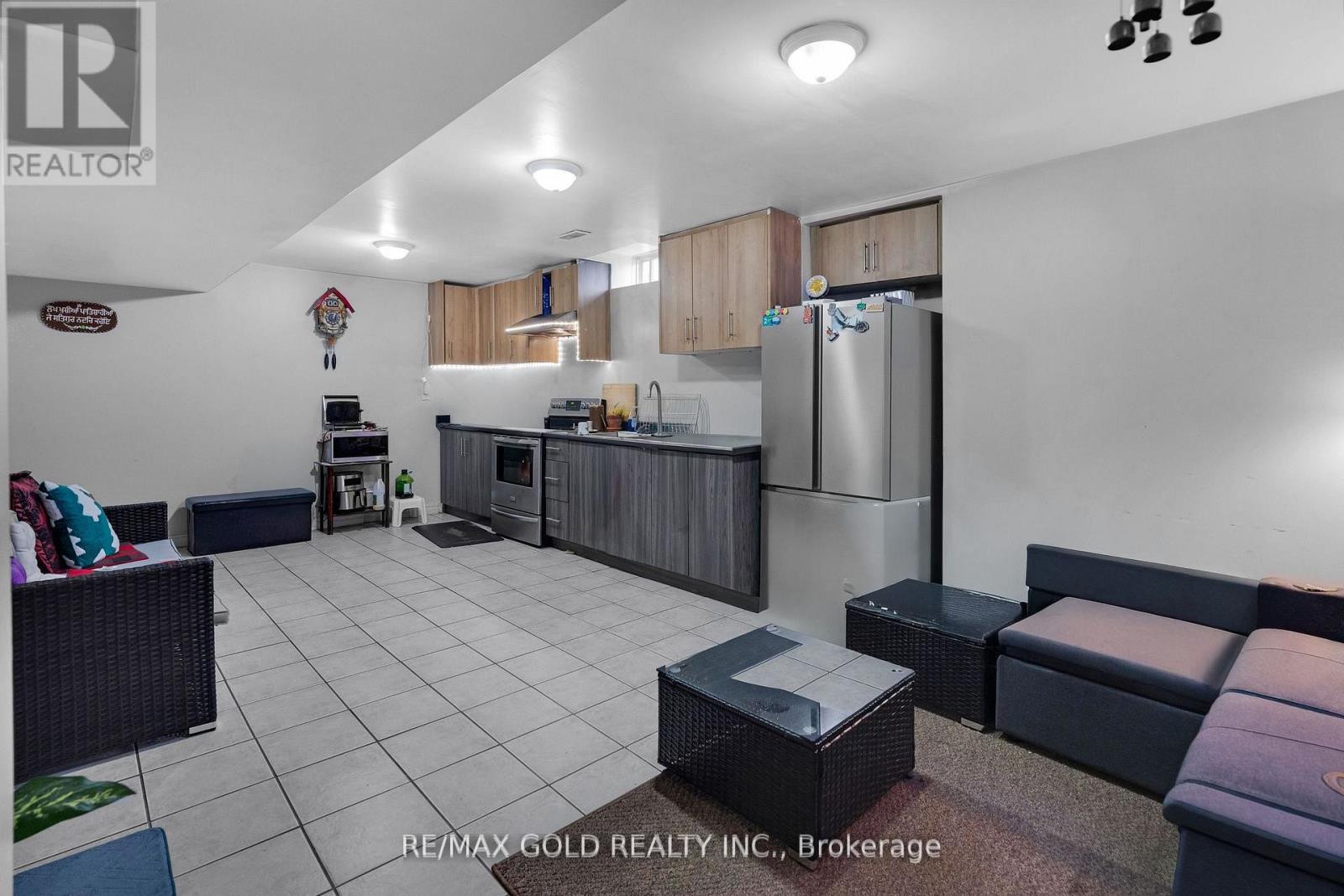 39 Darren Road, Brampton, Ontario  L6P 1Z5 - Photo 39 - W12560664