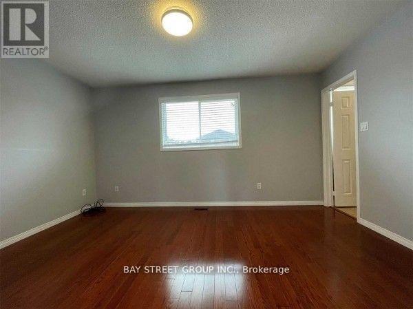 632 Fothergill Boulevard, Burlington, Ontario  L7L 6E3 - Photo 10 - W12560684