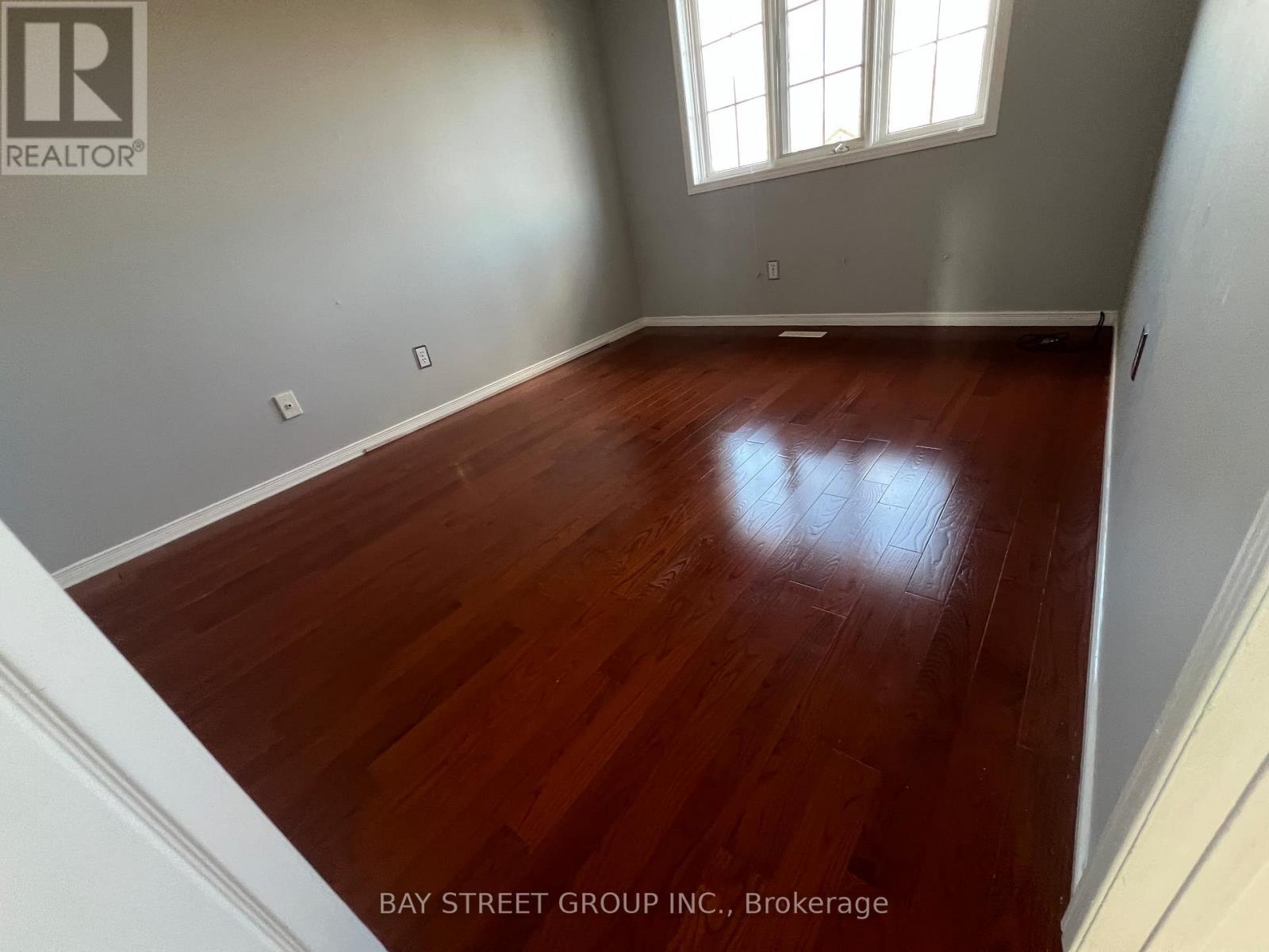 632 Fothergill Boulevard, Burlington, Ontario  L7L 6E3 - Photo 11 - W12560684