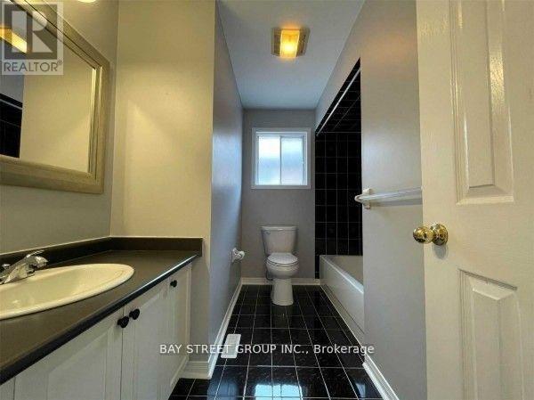 632 Fothergill Boulevard, Burlington, Ontario  L7L 6E3 - Photo 16 - W12560684