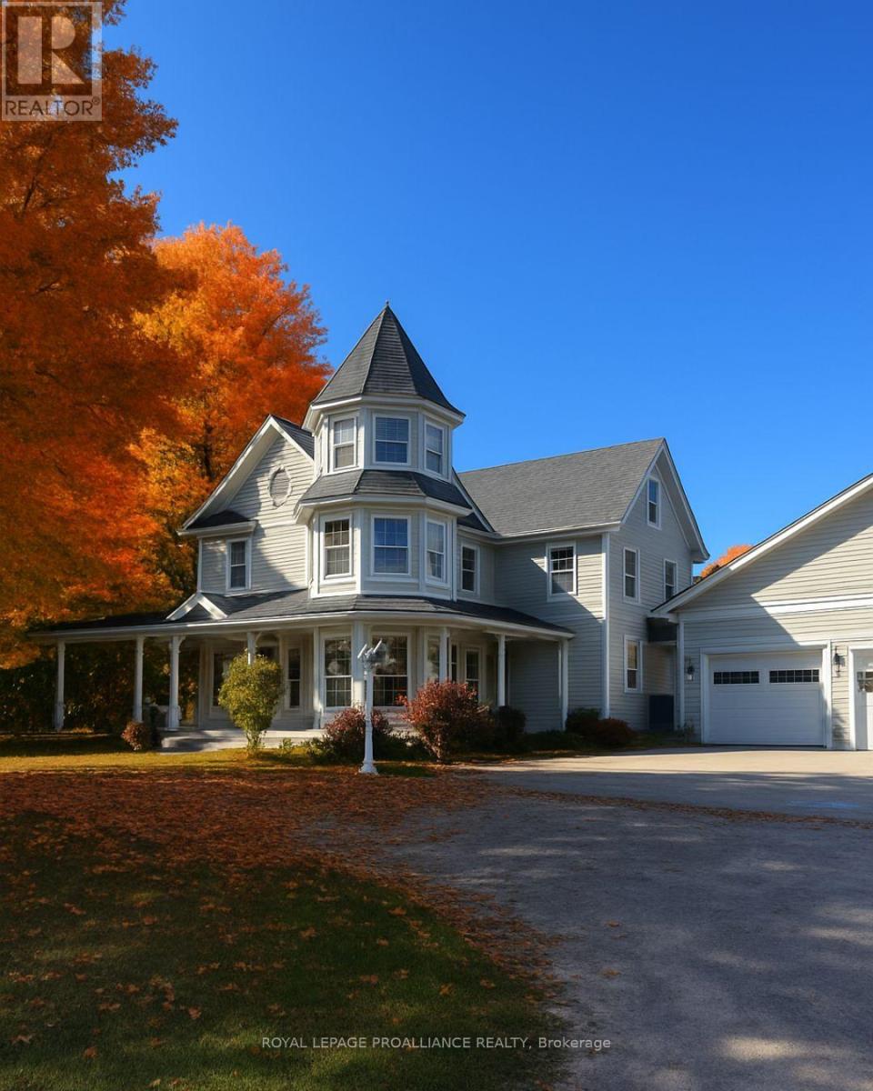 25 Prinyers Cove Crescent, Prince Edward County, Ontario K0K 2T0 - Photo 1 - X12560762