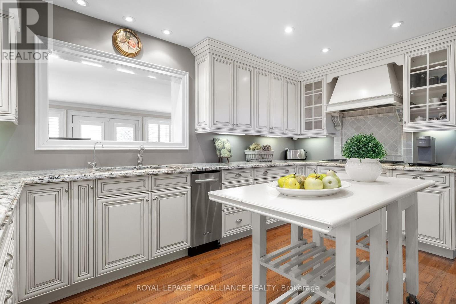 25 Prinyers Cove Crescent, Prince Edward County, Ontario K0K 2T0 - Photo 10 - X12560762