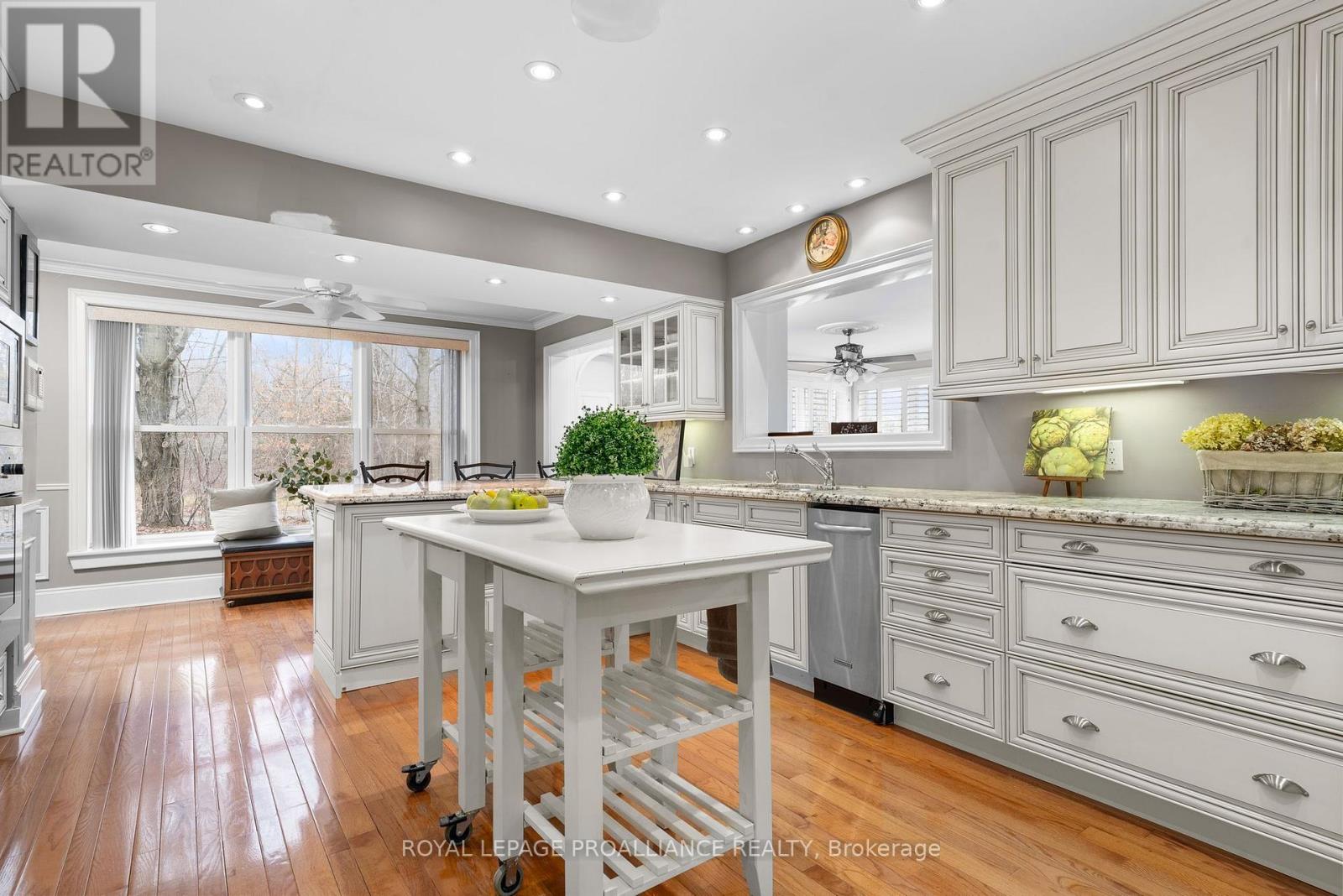 25 Prinyers Cove Crescent, Prince Edward County, Ontario K0K 2T0 - Photo 11 - X12560762