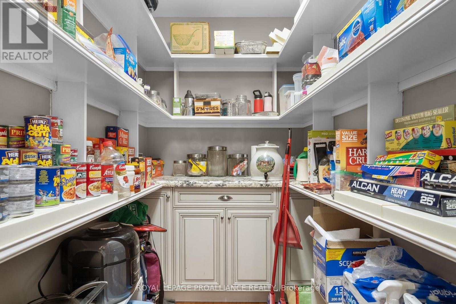 25 Prinyers Cove Crescent, Prince Edward County, Ontario K0K 2T0 - Photo 13 - X12560762