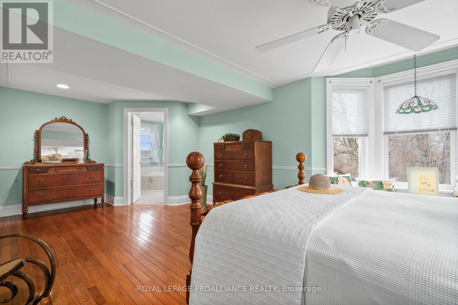 25 Prinyers Cove Crescent, Prince Edward County, Ontario K0K 2T0 - Photo 28 - X12560762