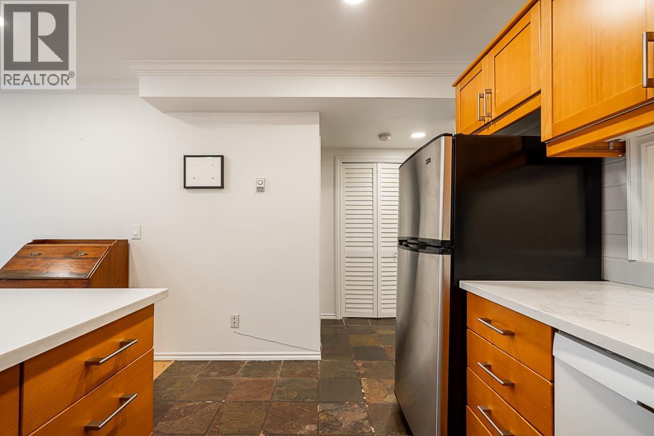 218 1990 W 6th Avenue, Vancouver, British Columbia  V6J 4V4 - Photo 8 - R3068833