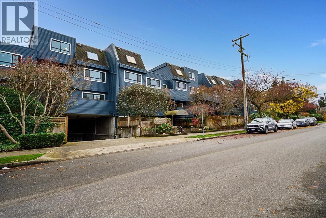 218 1990 W 6th Avenue, Vancouver, British Columbia  V6J 4V4 - Photo 2 - R3068833