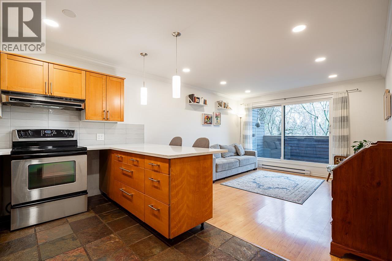 218 1990 W 6th Avenue, Vancouver, British Columbia  V6J 4V4 - Photo 6 - R3068833