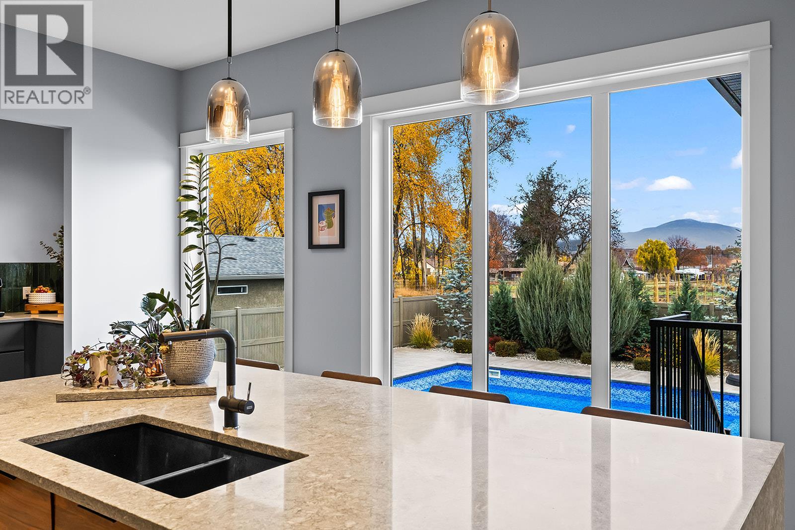 720 Turner Road, Kelowna, British Columbia  V1W 2K8 - Photo 8 - 10369664