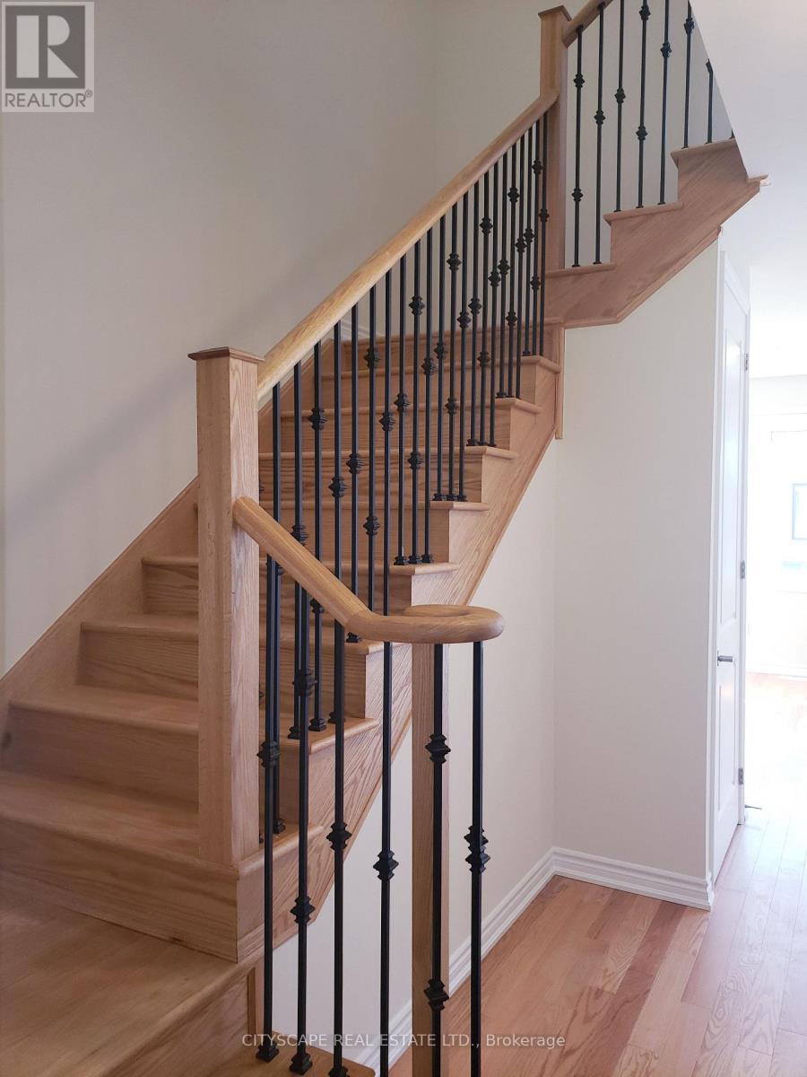 46 Concord Drive, Thorold, Ontario  L2V 0K9 - Photo 3 - X12550364