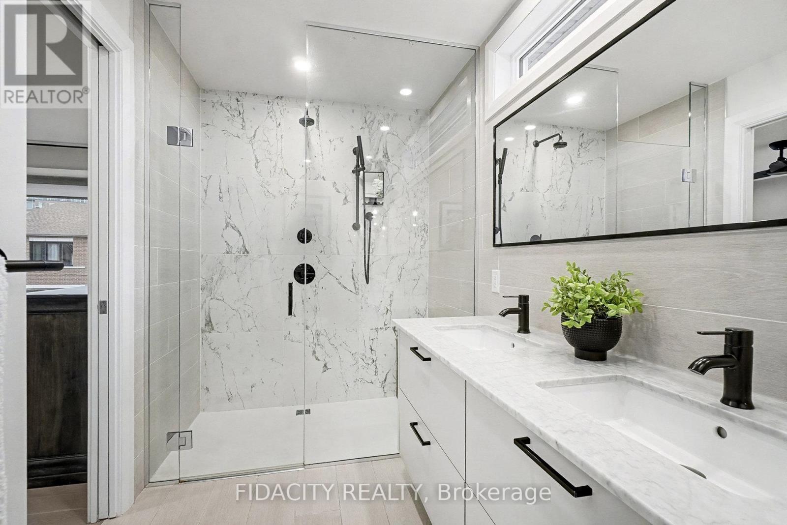 103 Tay Street, Ottawa, Ontario  K2A 2H1 - Photo 17 - X12560766