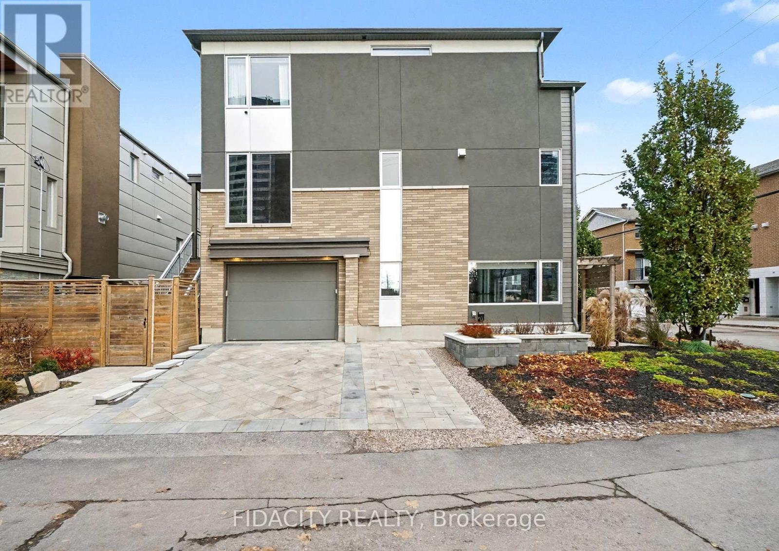 103 Tay Street, Ottawa, Ontario  K2A 2H1 - Photo 3 - X12560766
