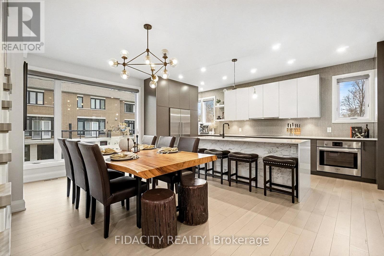 103 Tay Street, Ottawa, Ontario  K2A 2H1 - Photo 4 - X12560766