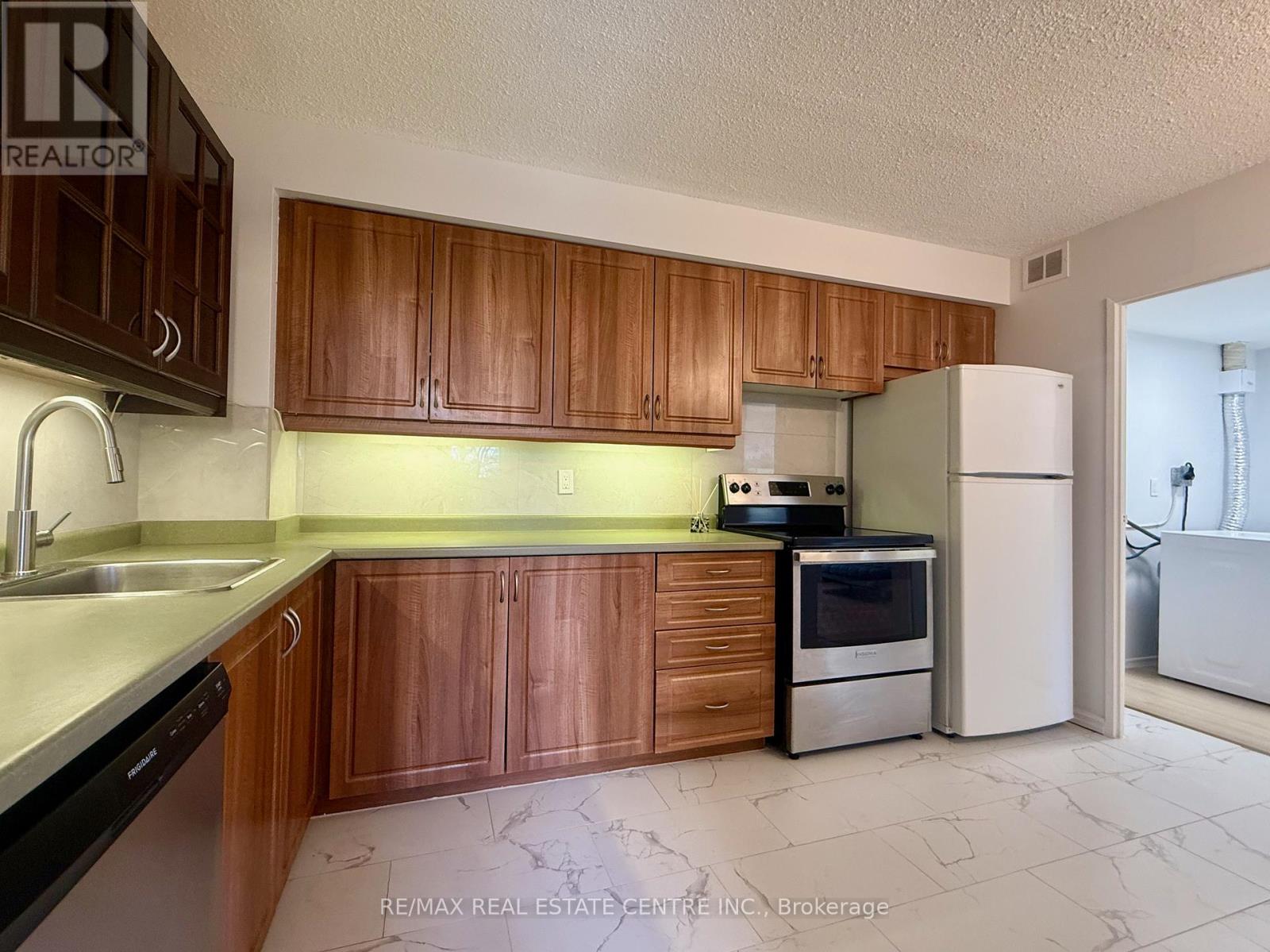 209 - 89 Westwood Road, Guelph, Ontario  N1H 7J6 - Photo 10 - X12560676