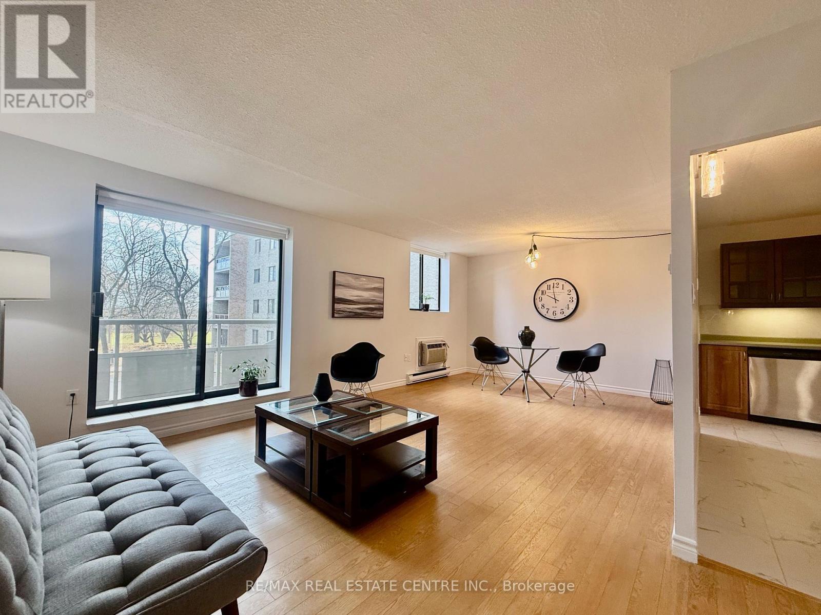 209 - 89 Westwood Road, Guelph, Ontario  N1H 7J6 - Photo 8 - X12560676