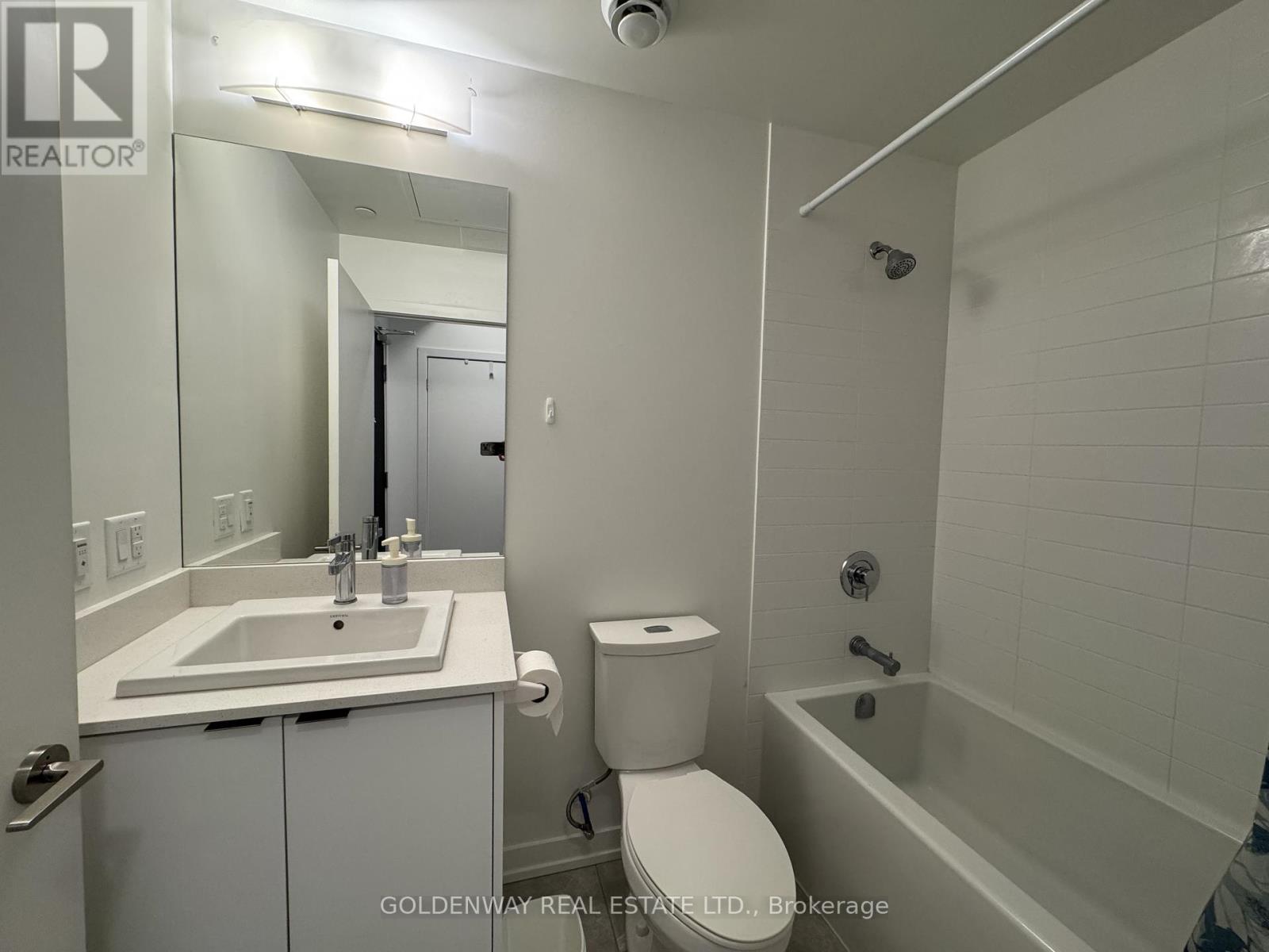 405 - 55 Duke Street W, Kitchener, Ontario  N2H 0C9 - Photo 8 - X12560688