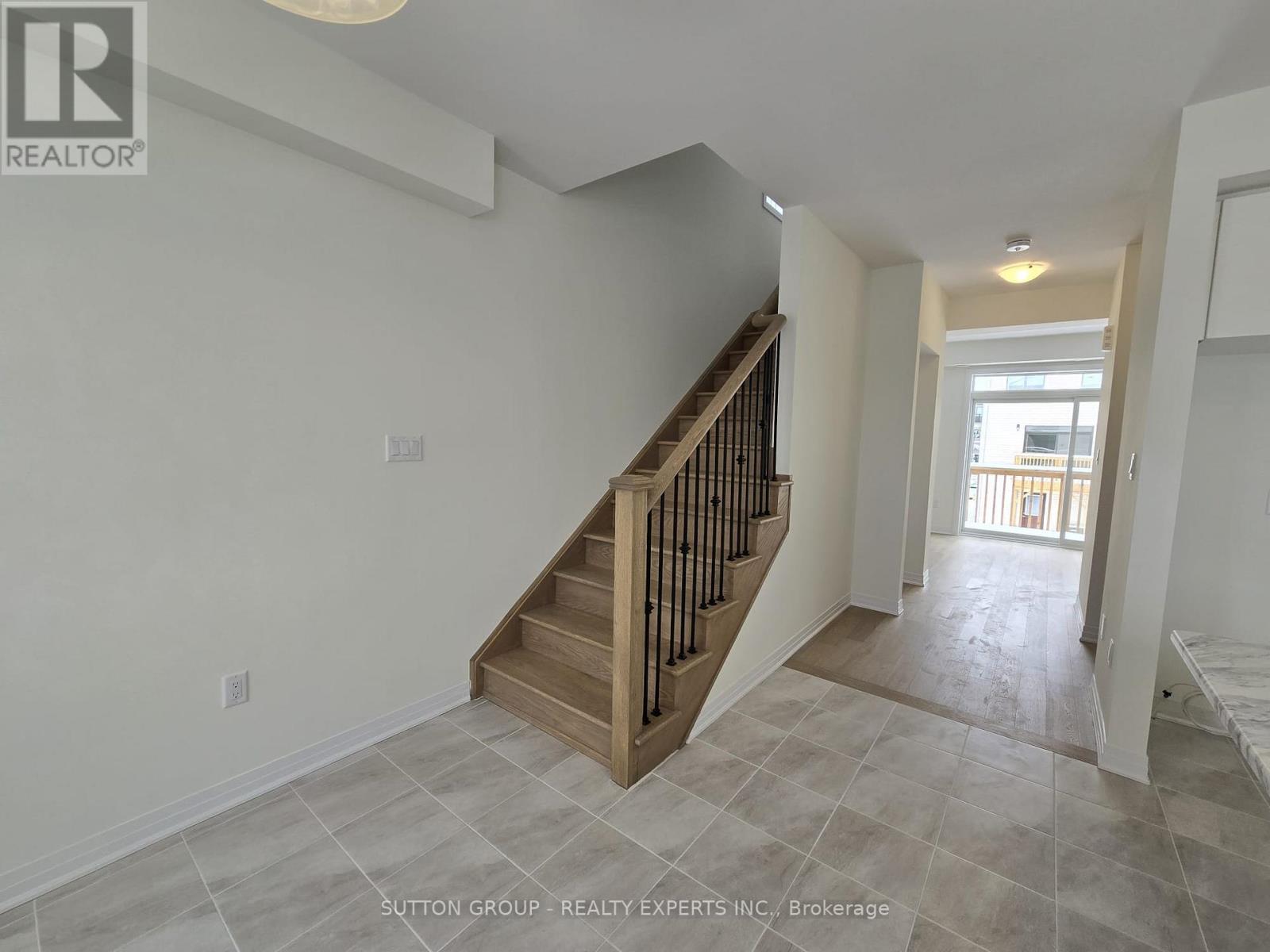 11 Greig Street, Brantford, Ontario  N3T 0W4 - Photo 3 - X12560694