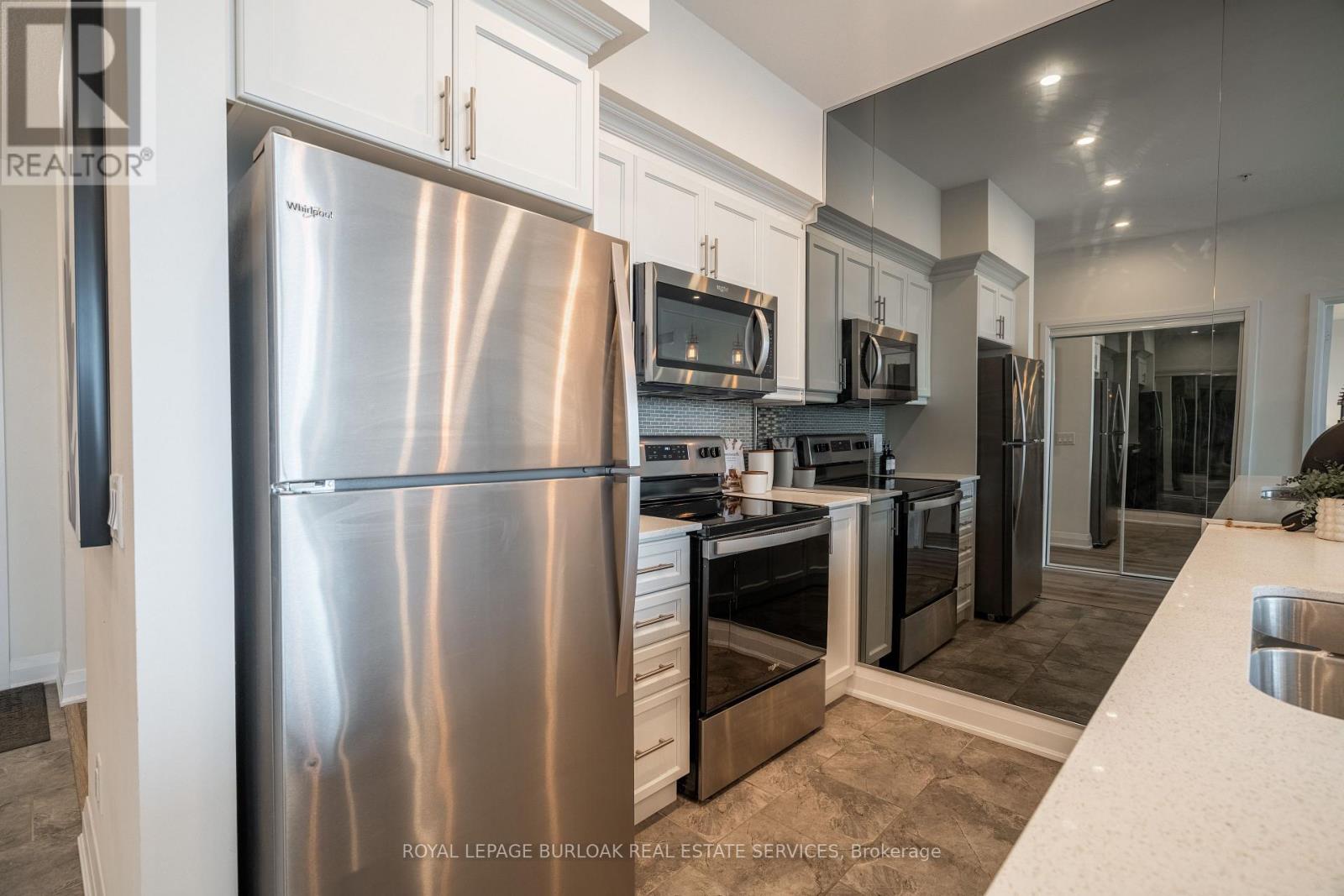 426 - 16 Concord Place, Grimsby, Ontario  L3M 0J1 - Photo 6 - X12560696