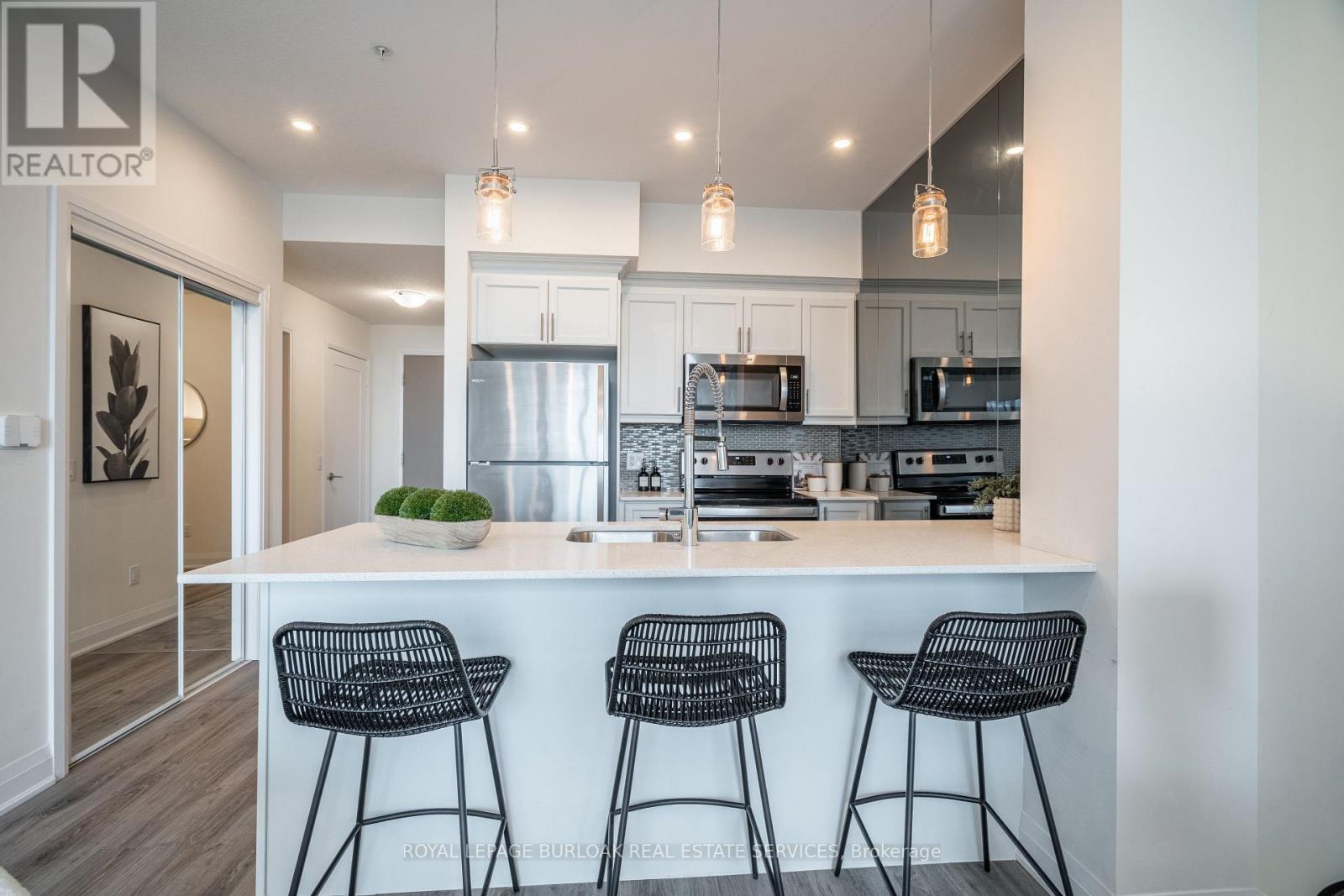 426 - 16 Concord Place, Grimsby, Ontario  L3M 0J1 - Photo 9 - X12560696