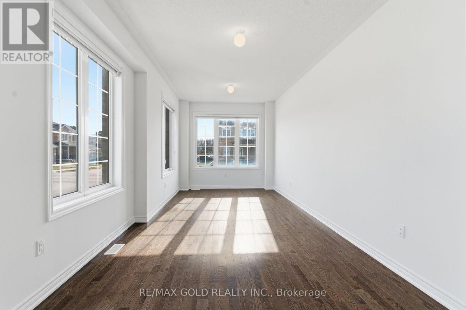 687 Anishinaabe Drive, Shelburne, Ontario  L6V 3Y5 - Photo 11 - X12560702