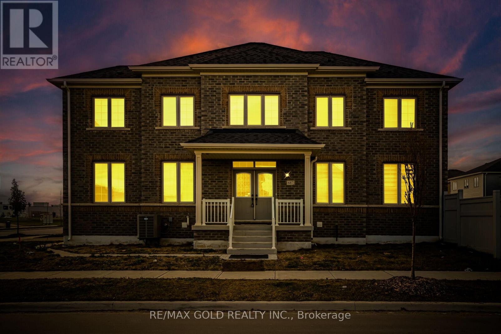 687 Anishinaabe Drive, Shelburne, Ontario  L6V 3Y5 - Photo 2 - X12560702