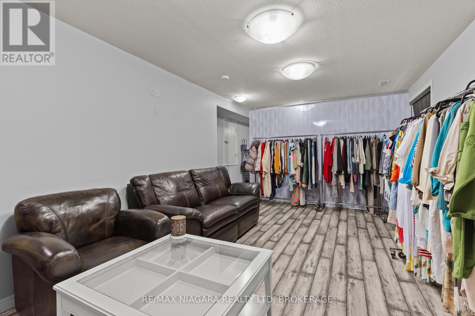 9147 Hendershot Boulevard, Niagara Falls, Ontario  L2H 0E3 - Photo 26 - X12560784