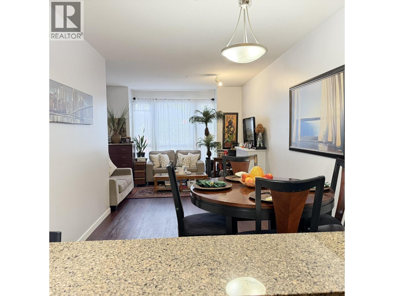 307 14 E Royal Avenue, New Westminster, British Columbia  V3L 5W5 - Photo 4 - R3068863