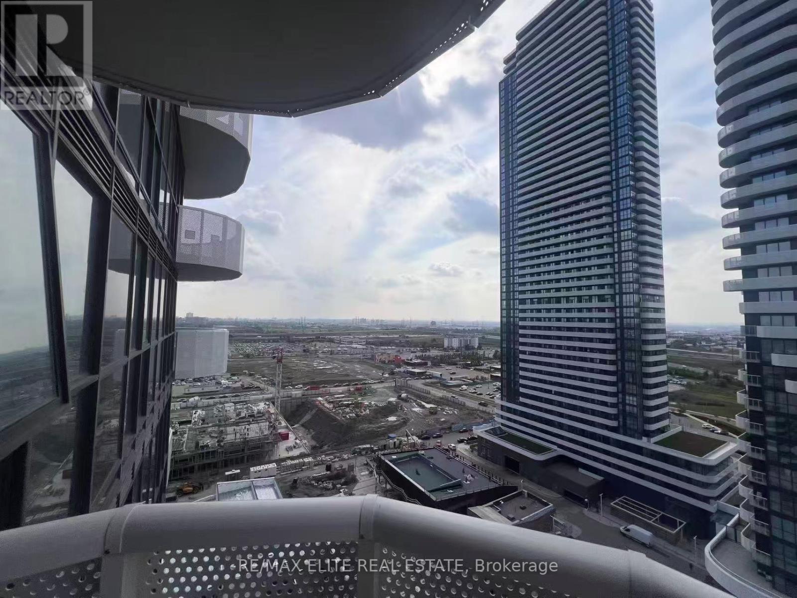 1715 - 8 Interchange Way, Vaughan, Ontario  L4K 0R2 - Photo 6 - N12557362