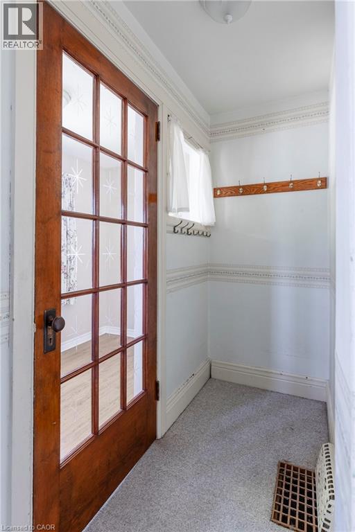 27 Barons Avenue N, Hamilton, Ontario  L8H 5A3 - Photo 4 - 40789457