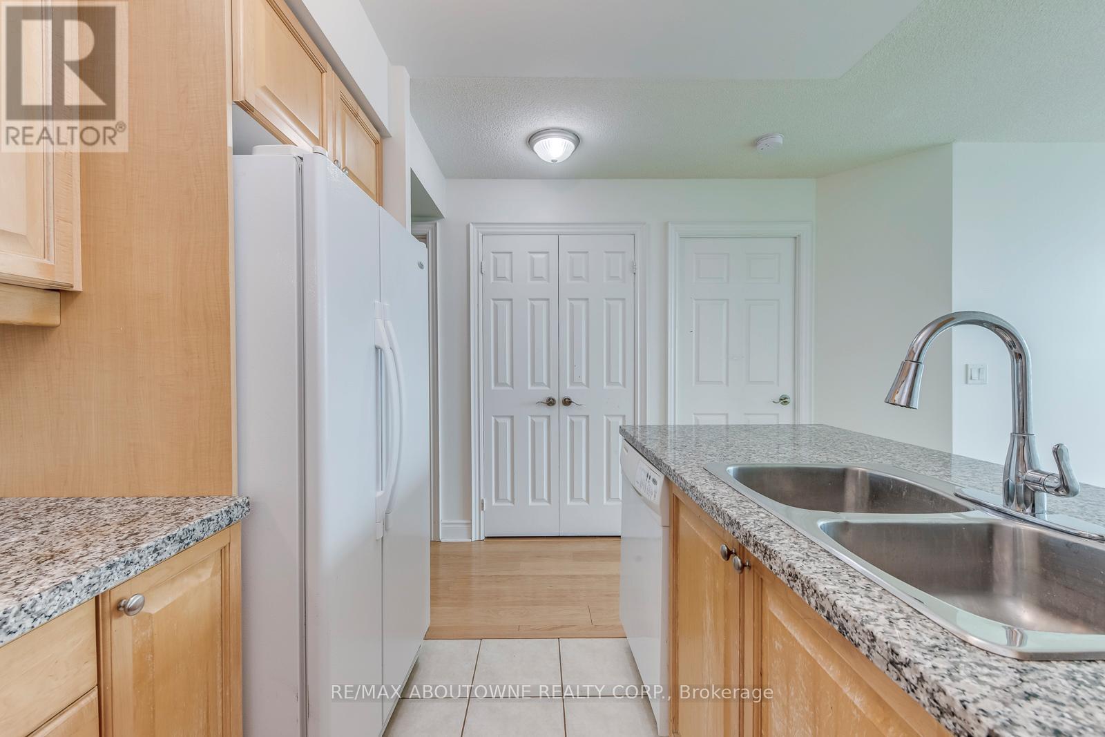 2803 - 15 Greenview Avenue, Toronto, Ontario  M2M 4M7 - Photo 10 - C12560728